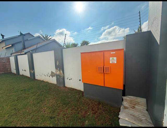 20 BEDROOM GATED ESTATE FOR SALE IN RYNFIELD